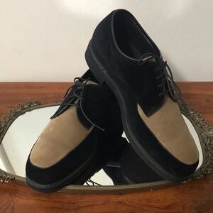 Vintage Hush Puppies Black and Tan Shoes 🌹